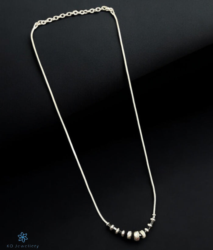 The Suravi Silver Necklace